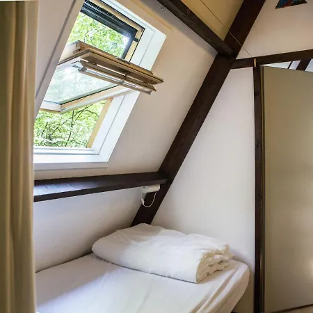 Quaint Chalet In Petithan With Roofed Pool Durbuy