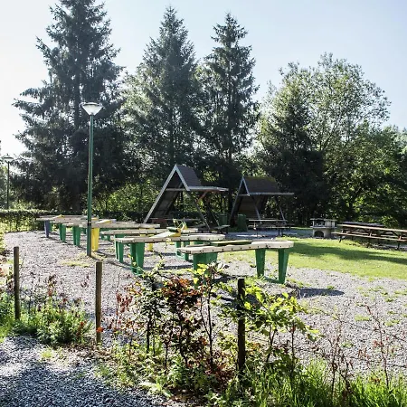 Quaint Chalet In Petithan With Roofed Pool *