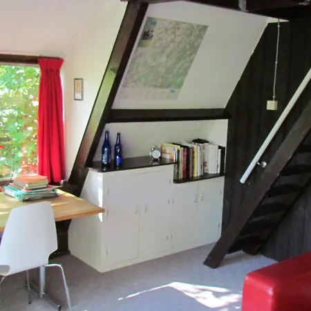 Chalet Quaint In Petithan With Roofed Pool